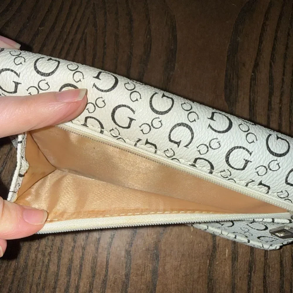 Guess Black and Cream Logo Card Holder